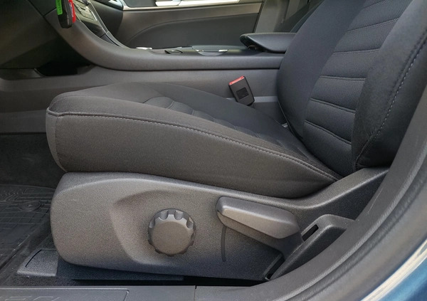 Ford Mondeo cena 82500 przebieg: 74426, rok produkcji 2019 z Chełmek małe 704